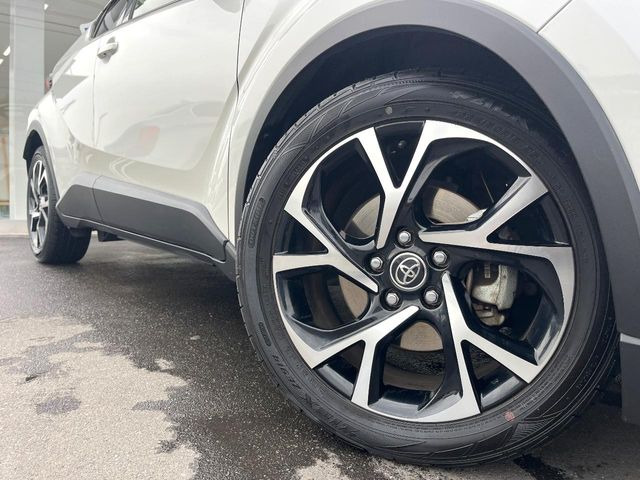 �y�����A���~�z�C�[���z�O�ςɃ}�b�`���������A���~�z�C�[���𑕒����Ă���܂��B�e��ЊO�A���~�z�C�[����A�X�^�b�h���X�^�C�����戵�����Ă���܂��B���񂲑��k����������