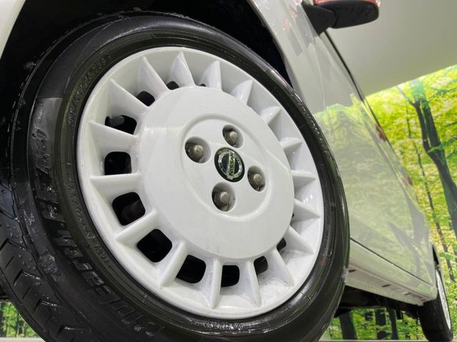 �y14�C���`�A���~�z�C�[���z�O�ςɃ}�b�`�����A���~�z�C�[���𑕒����Ă���܂��B�e��A���~�z�C�[����A�X�^�b�h���X�^�C�����戵�����Ă���܂��B���񂲑��k����������