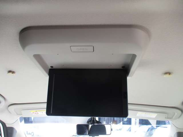 セレナ1.2 e-POWER ハイウェイスターV アーバンクロム