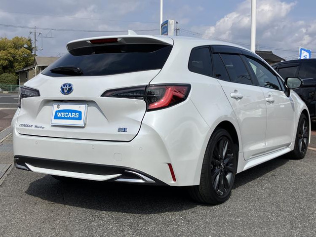 カローラツーリング1.8 ハイブリッド W×B