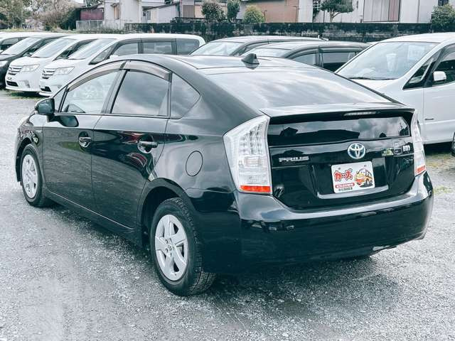 ���X�ł͌y�����Ԃ��畁�ʎԂ܂ŕ��L���I�[�����[�J�[�̎Ԏ�E�F�E�O���[�h��L�x�ɑ����Ă���܂��B