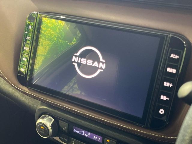 【純正9型ナビ】人気の純正ナビを装備。オーディオ機能も充実しており、Bluetooth接続すればお持ちのスマホやMP3プレイヤーの音楽を再生可能!毎日の運転がさらに楽しくなります!!