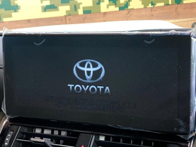 【12.3インチワイドナビ】高級感とインパクトのある大型ワイドナビを装備。各種オーディオ操作はもちろん、横長ワイド画面でのマップ2分割表示など、利便性も高いナビです♪