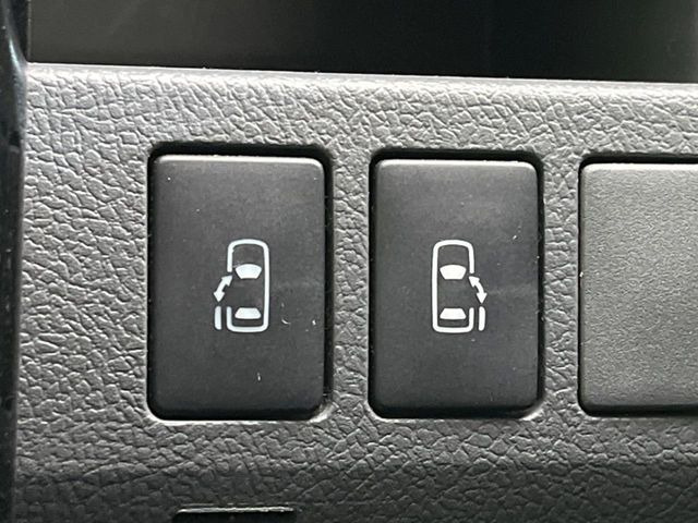 �y�����X���C�h�h�A�z���ԏ�ŗׂ̎ԂƂ̊Ԋu���������ɂ������A�X���C�h�h�A�Ȃ���S!�h�A�I�[�v������������炸�A�J�������L���̂ŏ��~�肪�Ƃ��Ă��ȒP�ł��B�傫�ȉו��̏o���������Ȃ���\��