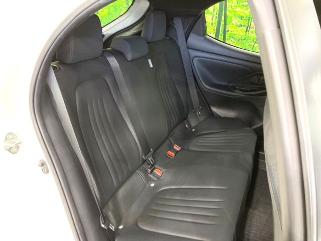 �R���p�N�g�J�[�ł����A�Z�J���h�V�[�g�͏\���ȍL����������K�ɂ���肢�������܂���V�[�g��|���đ傫�ȉו���ς񂾂�ƁA�p�r�̕����L��1��ł��B