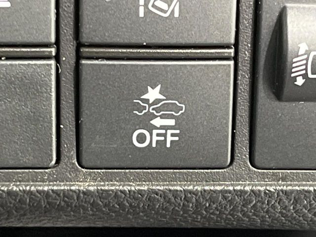 �y�z���_�Z���V���O�z���s���ɑO���̎ԗ�����F�����A�Փ˂������Ȏ��͌x��ƃu���[�L�ŏՓˉ���Ɣ�Q�y�����A�V�X�g�B�����S�Ƀh���C�u�����y���݂��������܂��B