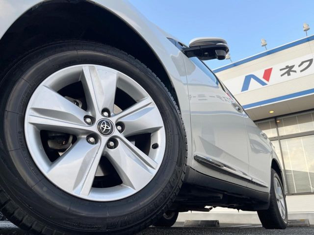 �y����17�C���`�A���~�z�C�[���z�O�ςɃ}�b�`���������A���~�z�C�[���𑕒����Ă���܂��B�e��ЊO�A���~�z�C�[����A�X�^�b�h���X�^�C�����戵�����Ă���܂��B���񂲑��k����������