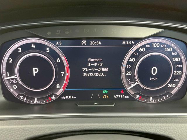 ���A�N�e�B�u�C���t�H�f�B�X�v���C:�S�̂��t���p�l���ƂȂ��Ă����i�I�ȃ��[�^�[�p�l���B�ʏ�̃X�s�[�h���[�^�[�Ƃ��Ă̋@�\�͂������A�i�r�E�I�[�f�B�I�@�\�̊m�F�E������ł��܂�!