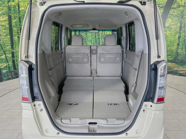 ���i�̂���������ʋ΁A���}���ɏ\���ȉ׎��X�y�[�X���m�ۂ��Ă���܂��B�Z�J���h�V�[�g��|���ƁA�傫�ȉו��̐ύڂ��\�ł���