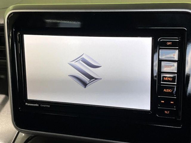 �y�����i�r�z�l�C�̏����i�r�𑕔����Ă���܂��B�i�r�̎g���₷���͂������A�I�[�f�B�I�@�\���[��!�L�����v�◷�s�͂������A�ʋ΂┃�����ȂǕ��i�̃h���C�u���y�����Ȃ�͂���