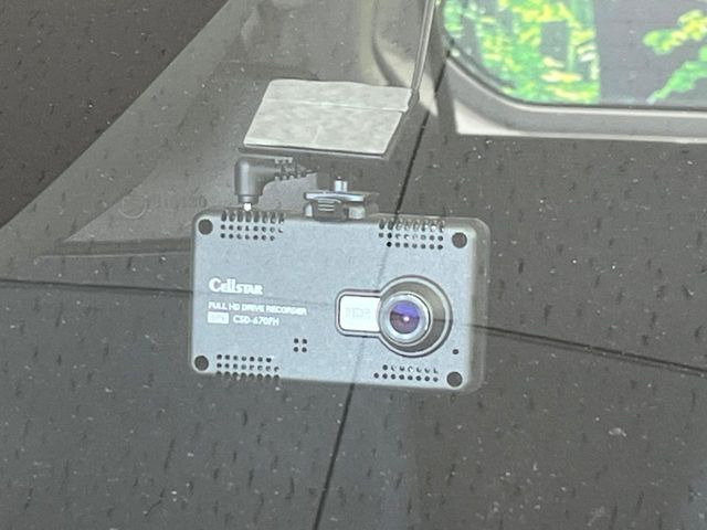 �y�h���C�u���R�[�_�[�z���S�E���S�ȃJ�[���C�t�ɕK�{�̃h���C�u���R�[�_�[�𑕔�!���s���͂������A������^�]�⎖�̂ɑ��������ۂ̏󋵂��f���ŋL�^���A����̃��X�N�ɔ����܂��B