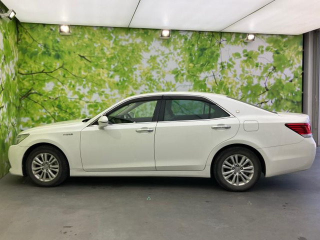 クラウンハイブリッド 2.5 ロイヤルサルーン