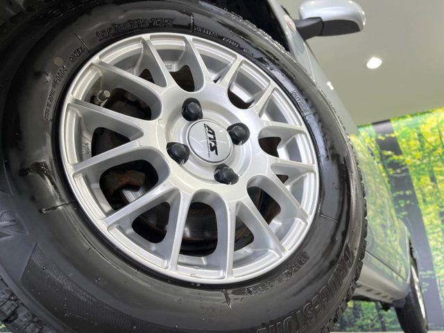 �y13�C���`�A���~�z�C�[���z�O�ςɃ}�b�`�����A���~�z�C�[���𑕒����Ă���܂��B�e��A���~�z�C�[����A�X�^�b�h���X�^�C�����戵�����Ă���܂��B���񂲑��k����������