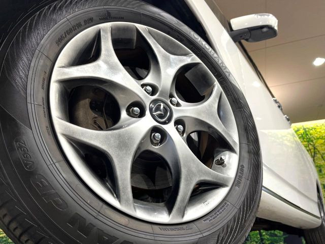 �y����16�C���`�A���~�z�C�[���z�O�ςɃ}�b�`���������A���~�z�C�[���𑕒����Ă���܂��B�e��ЊO�A���~�z�C�[����A�X�^�b�h���X�^�C�����戵�����Ă���܂��B���񂲑��k����������