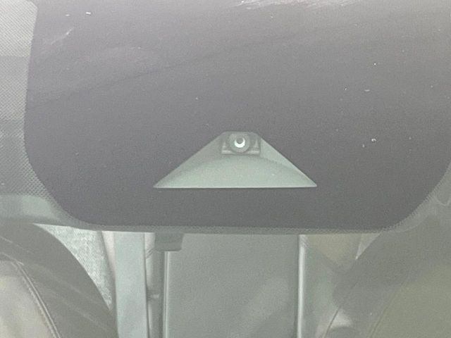 �y�C���e���W�F���g�G�}�[�W�F���V�[�u���[�L�z�t�����g�J�����őO���̎ԗ�����s�҂����m�B�Փ˂������Ȏ��͏Փ˔�Q�y���u���[�L���쓮�A�Փˉ�����T�|�[�g�B�����S�Ƀh���C�u�����y���݂��������܂��B