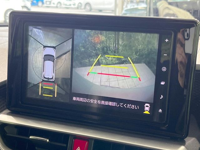 【パノラマモニター】専用のカメラにより、上から見下ろしたような視点で360度クルマの周囲を確認することができます☆死角部分も確認しやすく、狭い場所での切り返しや駐車もスムーズに行えます。