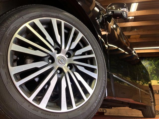 �y�����A���~�z�C�[���z�O�ςɃ}�b�`���������A���~�z�C�[���𑕒����Ă���܂��B�e��ЊO�A���~�z�C�[����A�X�^�b�h���X�^�C�����戵�����Ă���܂��B���񂲑��k����������