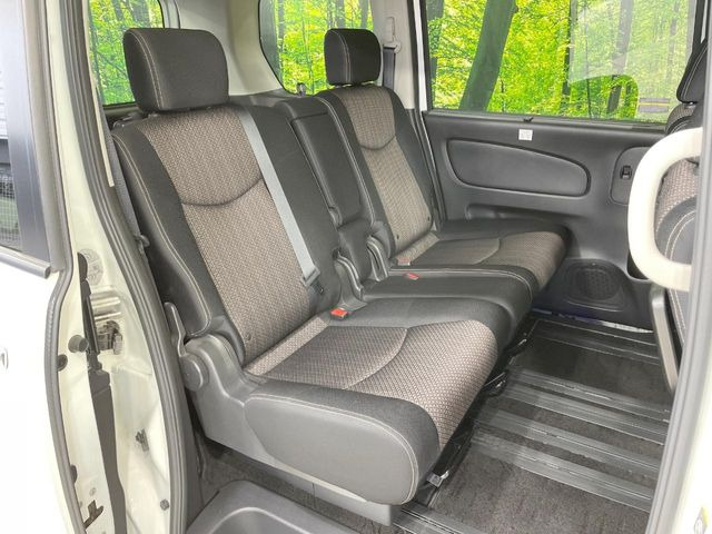 �Z�J���h�V�[�g�͒������������ƂȂ��Ă���A�X���C�h����ΒʘH�X�y�[�X���o��!�O��̈ړ����Ƃ��Ă��ȒP�ł���������A8����Ԏ������K�ȍ���S�n�̃V�[�g�ƂȂ��Ă��܂���