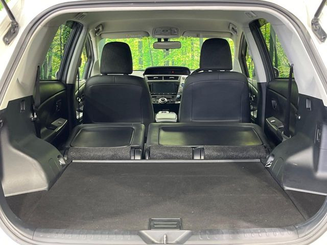 後席を格納すると、これだけの広さが!シーンに合わせたシートアレンジで、大きな荷物も積むことが出来ます♪