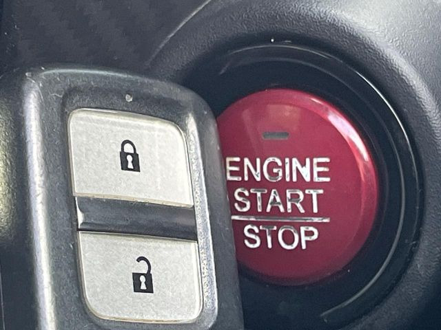 �yHonda�X�}�[�g�L�[�z�J�o����|�P�b�g�ɓ��ꂽ�܂܂ł��h�A�̎{���E�������\�ȃX�}�[�g�L�[�𑕔��B�G���W���̃I���E�I�t�����J�M�����o���K�v����������Ƃ��Ă��֗��ł���