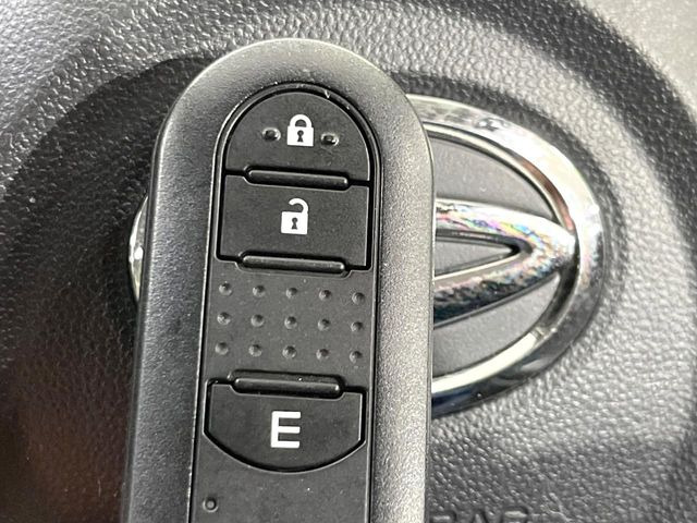 �y�L�[�t���[�V�X�e���z�J�o����|�P�b�g�ɓ��ꂽ�܂܂ł��h�A�̎{���E�������\�ȃX�}�[�g�L�[�𑕔��B�G���W���̃I���E�I�t�����J�M�����o���K�v����������Ƃ��Ă��֗��ł���