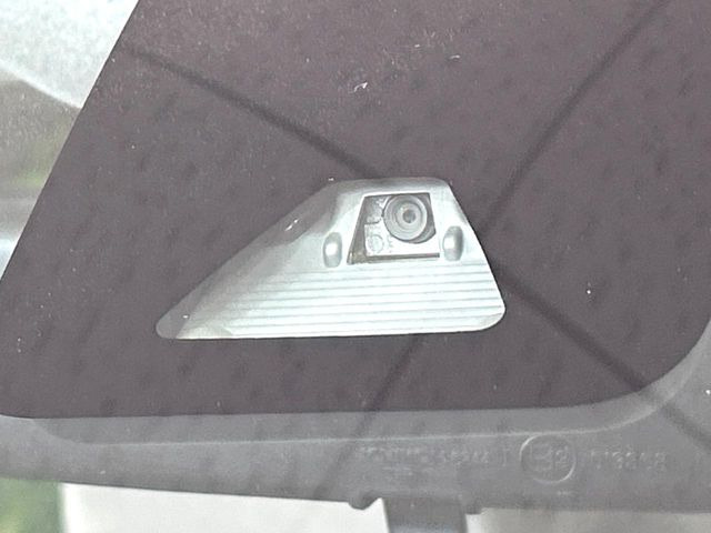 �y�X�}�[�g�A�V�X�g�z���s���ɑO���̎ԗ�����F�����A�Փ˂������Ȏ��͌x��ƃu���[�L�ŏՓˉ���Ɣ�Q�y�����A�V�X�g�B�����S�Ƀh���C�u�����y���݂��������܂��B