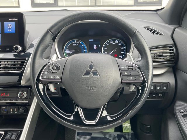 �y�����v�����X�e�A�����O�z�㎿�Ȋv���g�p���邱�ƂŁA��ɂ����������݂ƂĂ��^�]���₷���n���h���ł���