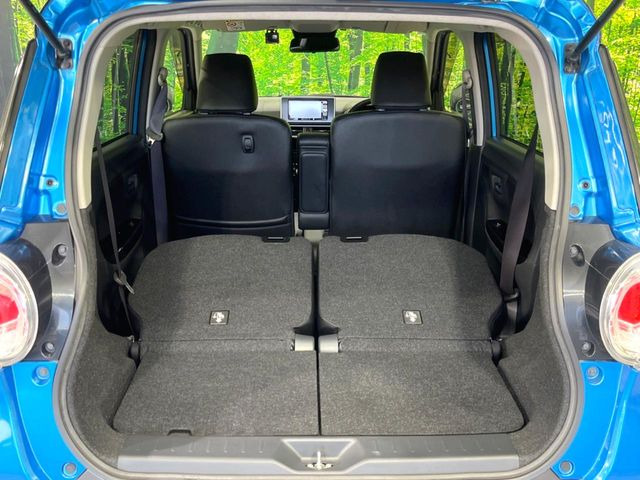 ���i�̂���������ʋ΁A���}���ɏ\���ȉ׎��X�y�[�X���m�ۂ��Ă���܂��B�Z�J���h�V�[�g��|���ƁA�傫�ȉו��̐ύڂ��\�ł���