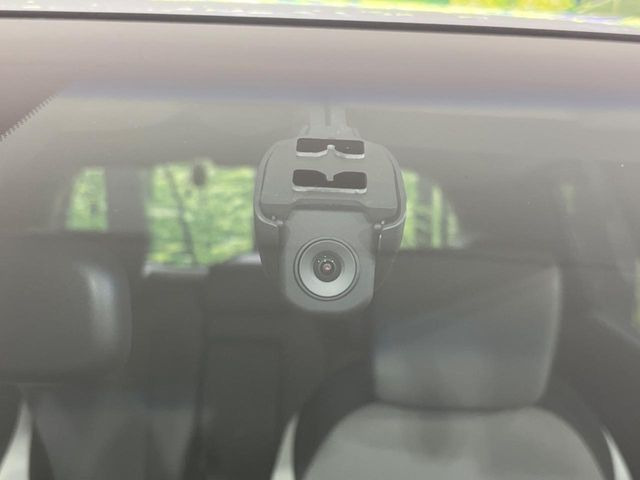 【ドライブレコーダー】ドライブレコーダー装備!走行中はもちろん、あおり運転や事故に遭遇した際、映像で記録し、万一のリスクに備えます。※記録用SDカードはお客様ご自身でご準備いただく必要があります。