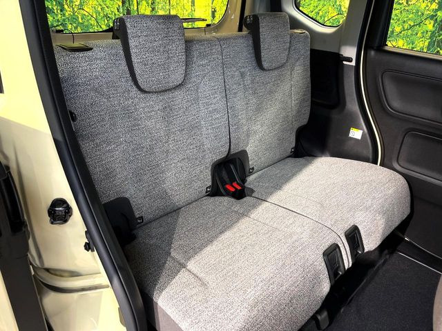 ���i���ȃI���W�i���t���A�}�b�g���I�v�V�����ɂĂ��p�ӂ��Ă���܂��B���D���ȃf�U�C����J���[�����Ԃɍ��킹�đI��ł����������Ƃ��ł��܂���