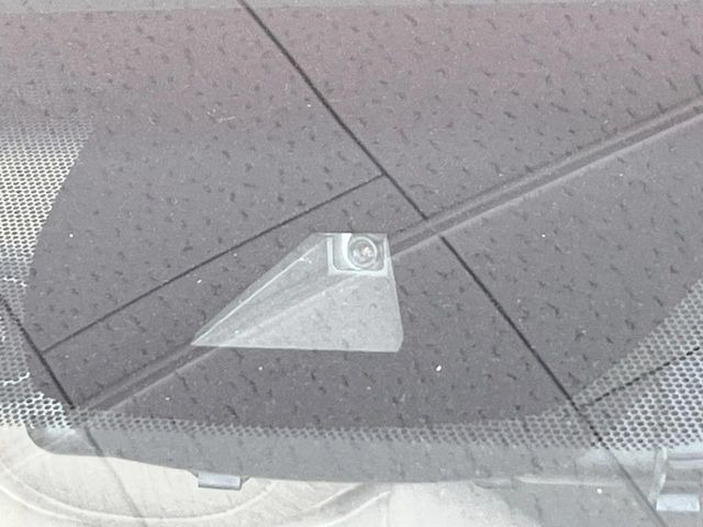 �y�g���^�Z�[�t�e�B�Z���X�z���s���ɑO���̎ԗ�����F�����A�Փ˂������Ȏ��͌x��ƃu���[�L�ŏՓˉ���Ɣ�Q�y�����A�V�X�g�B�����S�Ƀh���C�u�����y���݂��������܂��B