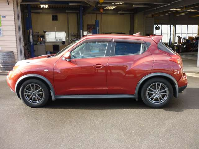 ジューク1.6 16GT FOUR 4WD