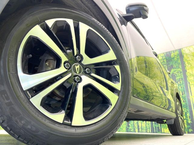 �y����17�C���`�A���~�z�C�[���z�O�ςɃ}�b�`���������A���~�z�C�[���𑕒����Ă���܂��B�e��ЊO�A���~�z�C�[����A�X�^�b�h���X�^�C�����戵�����Ă���܂��B���񂲑��k����������