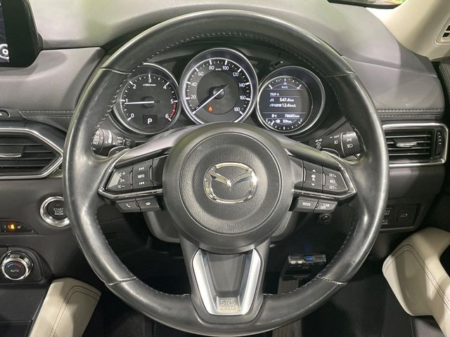 �y�����v�����X�e�A�����O�z�㎿�Ȋv���g�p���邱�ƂŁA��ɂ����������݂ƂĂ��^�]���₷���n���h���ł���