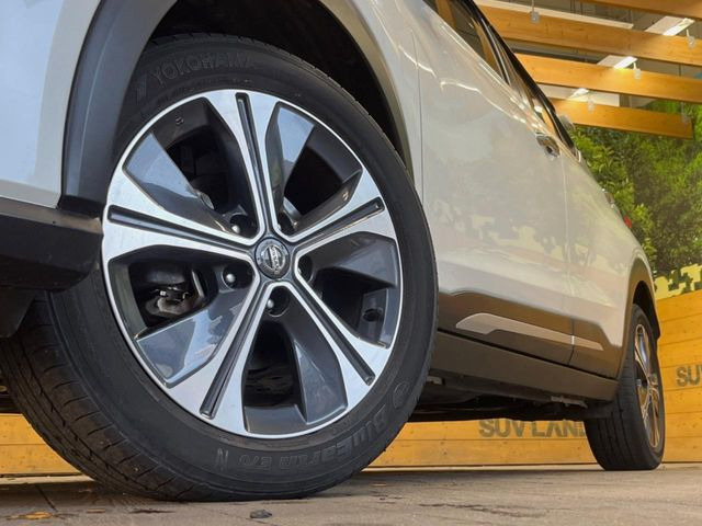 �y����17�C���`�A���~�z�C�[���z�O�ςɃ}�b�`���������A���~�z�C�[���𑕒����Ă���܂��B�e��ЊO�A���~�z�C�[����A�X�^�b�h���X�^�C�����戵�����Ă���܂��B���񂲑��k����������