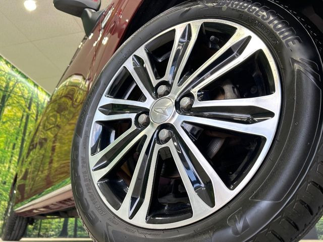 �y����15�C���`�A���~�z�C�[���z�O�ςɃ}�b�`���������A���~�z�C�[���𑕒����Ă���܂��B�e��ЊO�A���~�z�C�[����A�X�^�b�h���X�^�C�����戵�����Ă���܂��B���񂲑��k����������