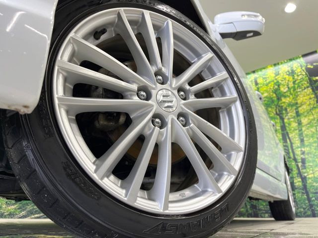 �y����17�C���`�A���~�z�C�[���z�O�ςɃ}�b�`���������A���~�z�C�[���𑕒����Ă���܂��B�e��ЊO�A���~�z�C�[����A�X�^�b�h���X�^�C�����戵�����Ă���܂��B���񂲑��k����������