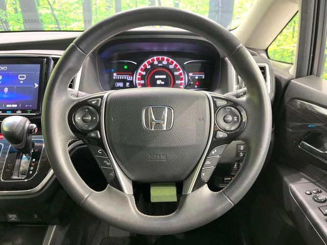 �y�����v�����X�e�A�����O�z�㎿�Ȋv���g�p���邱�ƂŁA��ɂ����������݂ƂĂ��^�]���₷���n���h���ł���