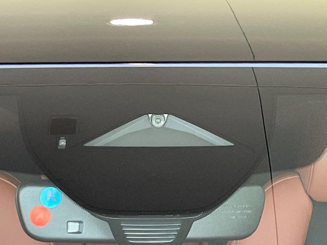 �y�X�}�[�g�u���[�L�T�|�[�g�z���s���ɑO���̎ԗ�����F�����A�Փ˂������Ȏ��͌x��ƃu���[�L�ŏՓˉ���Ɣ�Q�y�����A�V�X�g�B�����S�Ƀh���C�u�����y���݂��������܂��B