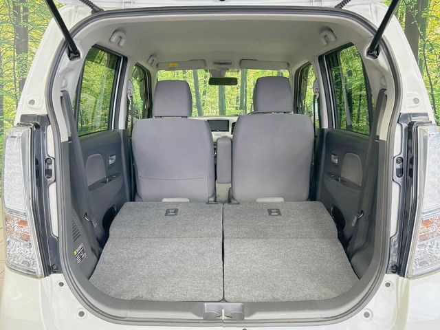 ���i�̂���������ʋ΁A���}���ɏ\���ȉ׎��X�y�[�X���m�ۂ��Ă���܂��B�Z�J���h�V�[�g��|���ƁA�傫�ȉו��̐ύڂ��\�ł���