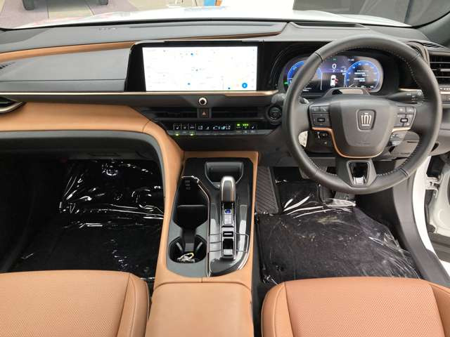 クラウンスポーツ2.5 Z E-Four 4WD