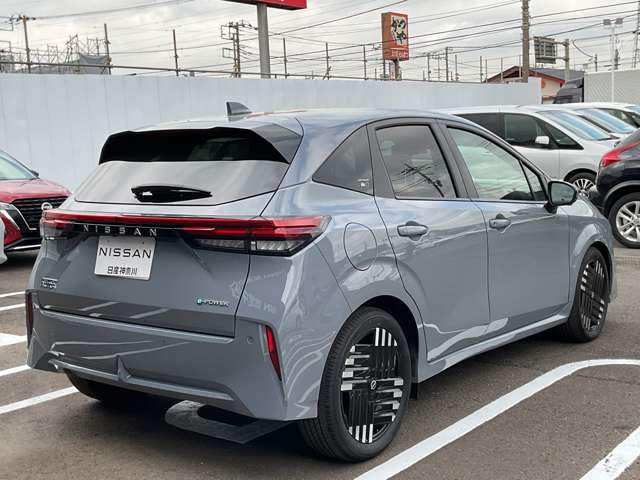 ノートオーラ1.2 G レザーエディション