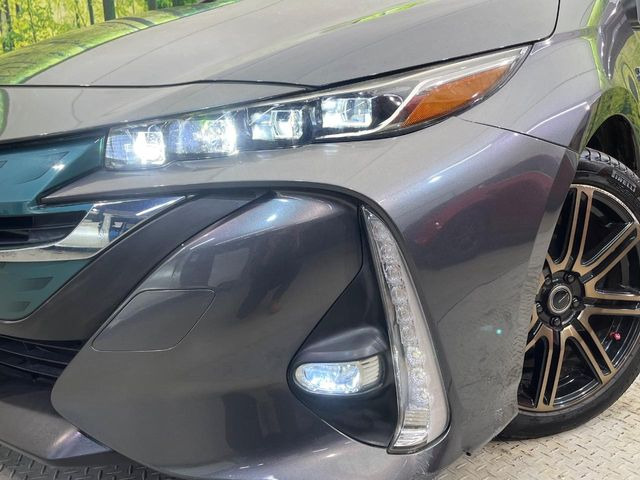 【四眼LEDヘッドライト】スタイリッシュな見た目の三眼LEDヘッドライトを装備♪スタイルだけでなく、夜間の走行も視界良好で安心してお乗りいただけます。