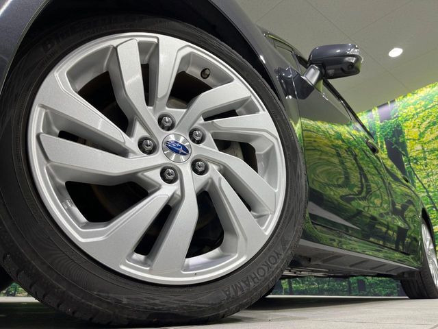 �y����18�C���`�A���~�z�C�[���z�O�ςɃ}�b�`���������A���~�z�C�[���𑕒����Ă���܂��B�e��ЊO�A���~�z�C�[����A�X�^�b�h���X�^�C�����戵�����Ă���܂��B���񂲑��k����������