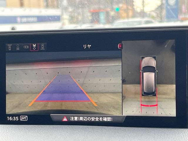 ���p�m���~�b�N�r���[���j�^�[:��p�̃J�����ɂ��A�ォ�猩���낵���悤�Ȏ��_��360�x�N���}�̎��͂��m�F���邱�Ƃ��ł��܂������p�������m�F���₷���A�����ꏊ�ł̐؂�Ԃ��⒓�Ԃ��X���[�Y�ɍs���܂��B