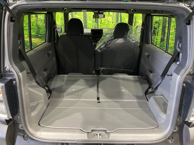 ���i�̂���������ʋ΁A���}���ɏ\���ȉ׎��X�y�[�X���m�ۂ��Ă���܂��B�Z�J���h�V�[�g��|���ƁA�傫�ȉו��̐ύڂ��\�ł���