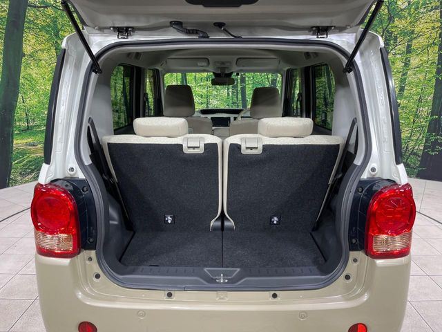 ���i�̂���������ʋ΁A���}���ɏ\���ȉ׎��X�y�[�X���m�ۂ��Ă���܂��B�Z�J���h�V�[�g��|���ƁA�傫�ȉו��̐ύڂ��\�ł���