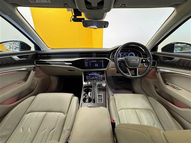 A6アバント45 TFSI クワトロ スポーツ 4WD