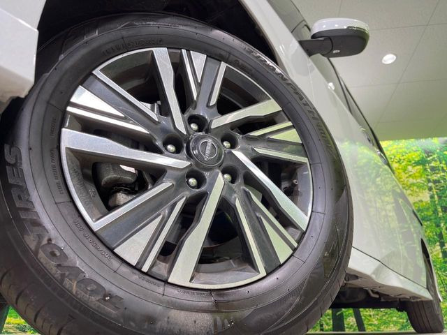 �y����16�C���`�A���~�z�C�[���z�O�ςɃ}�b�`���������A���~�z�C�[���𑕒����Ă���܂��B�e��ЊO�A���~�z�C�[����A�X�^�b�h���X�^�C�����戵�����Ă���܂��B���񂲑��k����������