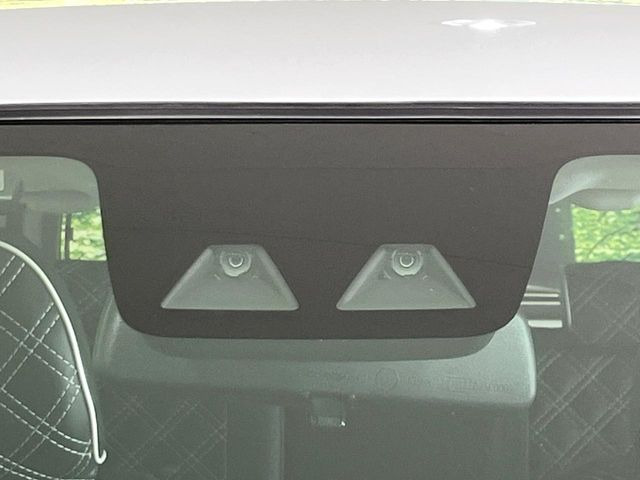 �y�X�}�[�g�A�V�X�g�z���s���ɑO���̎ԗ�����F�����A�Փ˂������Ȏ��͌x��ƃu���[�L�ŏՓˉ���Ɣ�Q�y�����A�V�X�g�B�����S�Ƀh���C�u�����y���݂��������܂��B